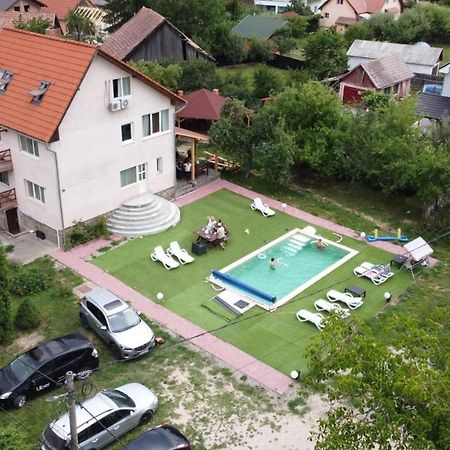 Pensiunea Apolka Panzió Covasna Bagian luar foto