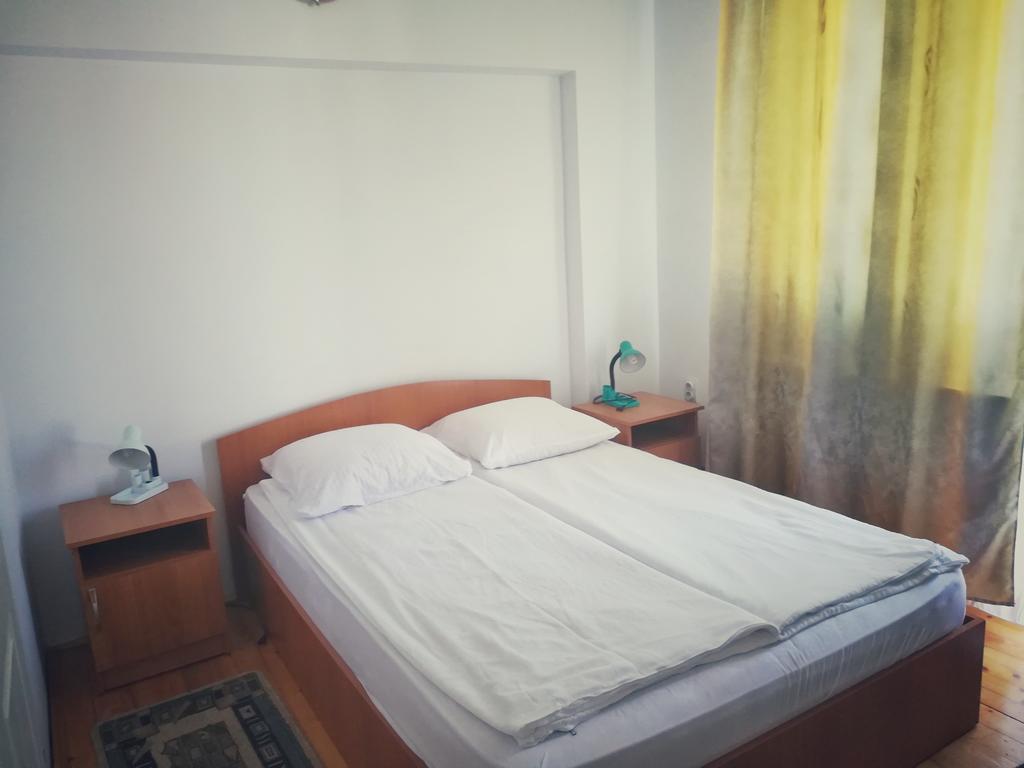 Pensiunea Apolka Panzió Covasna Bagian luar foto