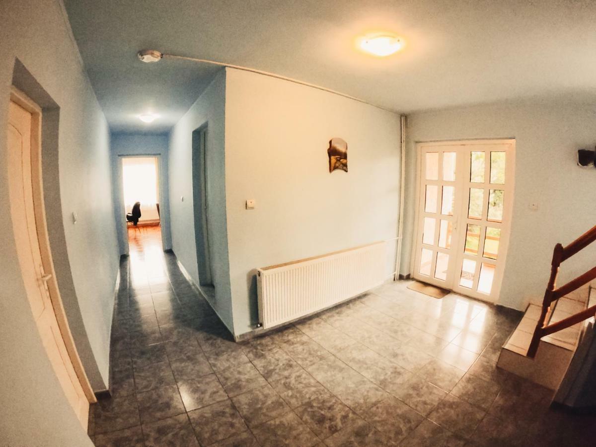 Pensiunea Apolka Panzió Covasna Bagian luar foto
