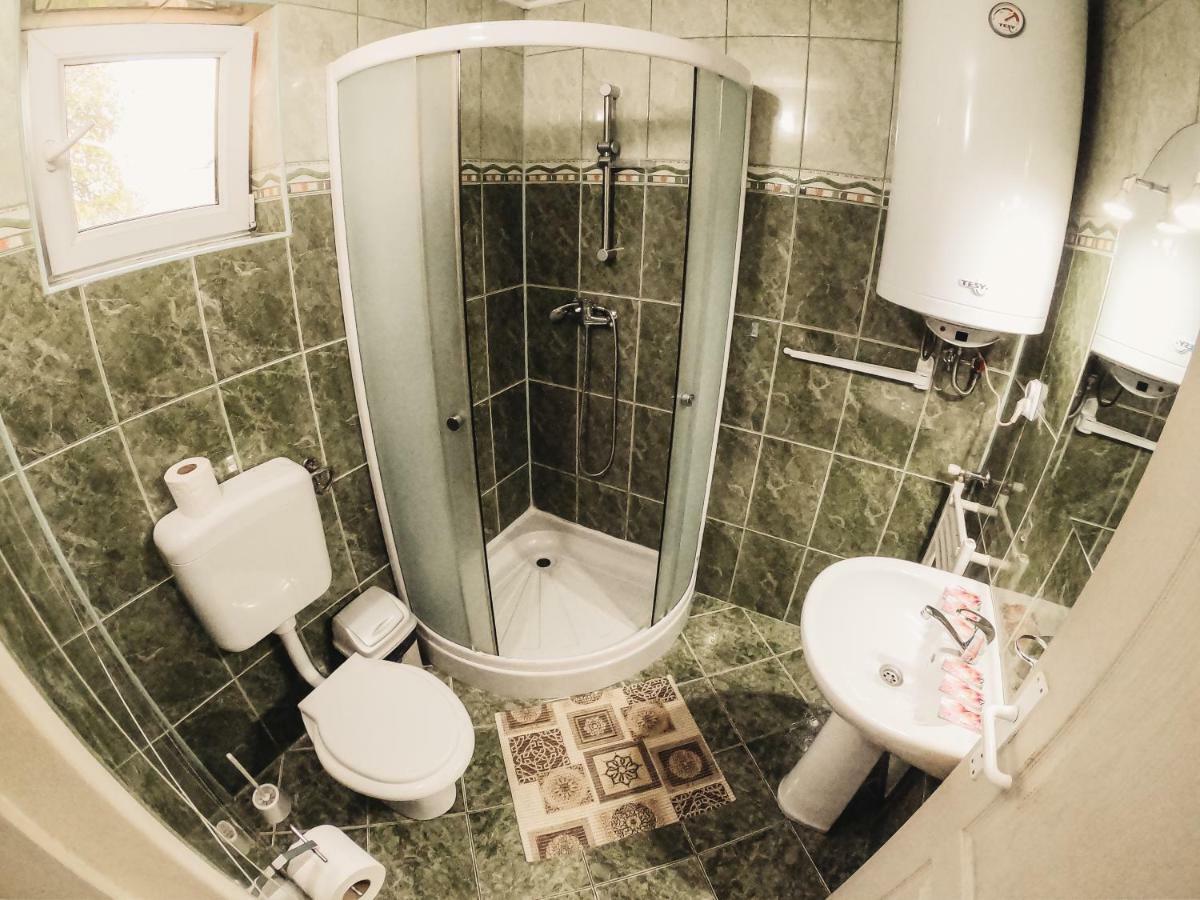 Pensiunea Apolka Panzió Covasna Bagian luar foto