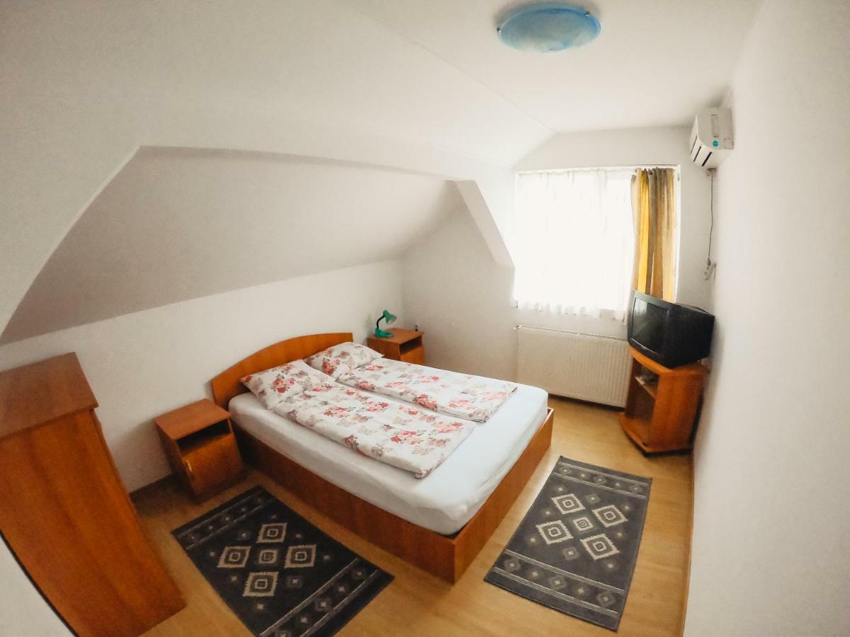 Pensiunea Apolka Panzió Covasna Bagian luar foto