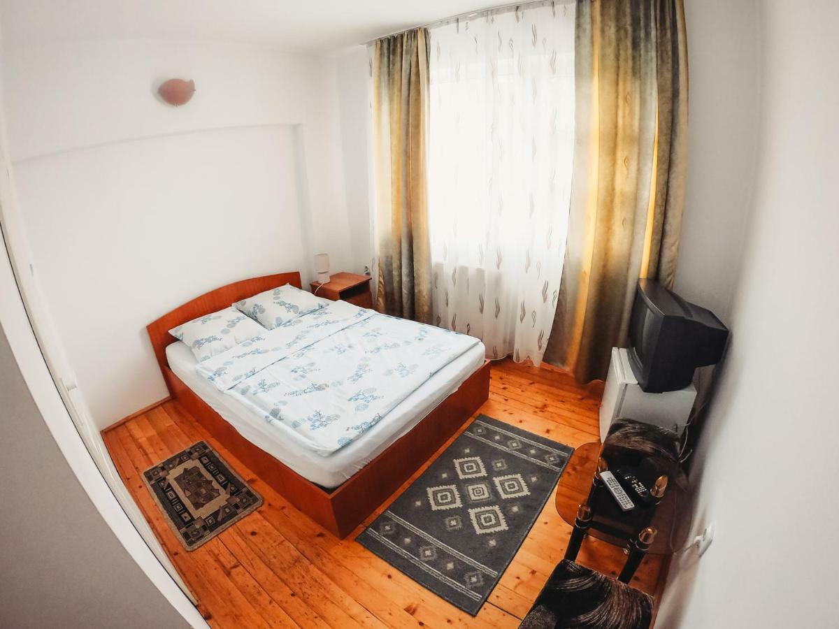 Pensiunea Apolka Panzió Covasna Bagian luar foto